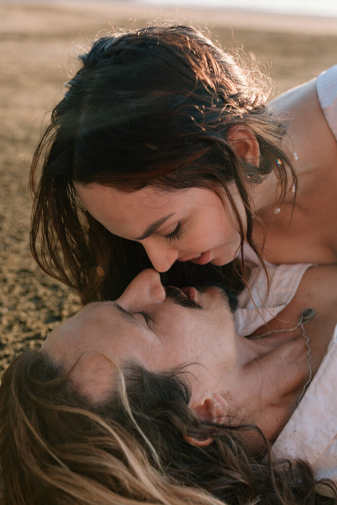 steamy beach couples photoshoot ideas