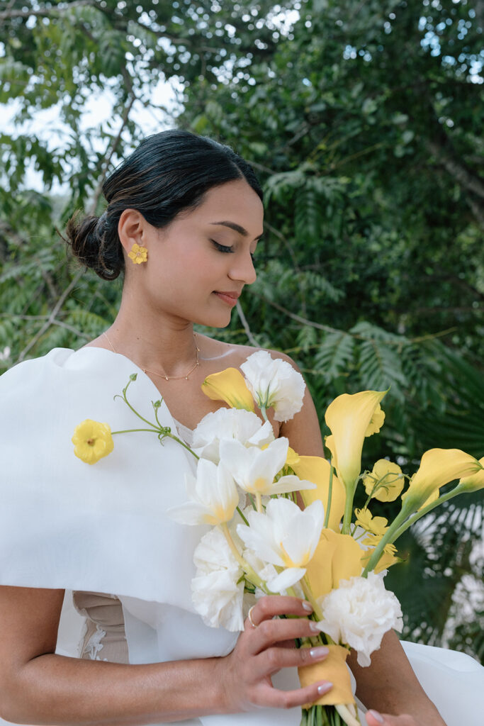 tropical tulum elopement bridals with bouquet