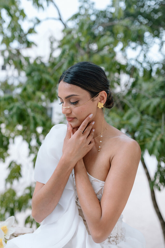 unique bridal poses mexico elopement wedding