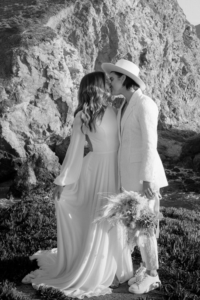 romantic and intimate elopement in big sur california