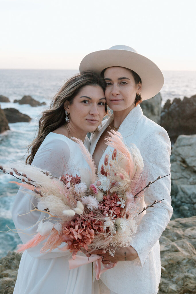 couple posing in california beach