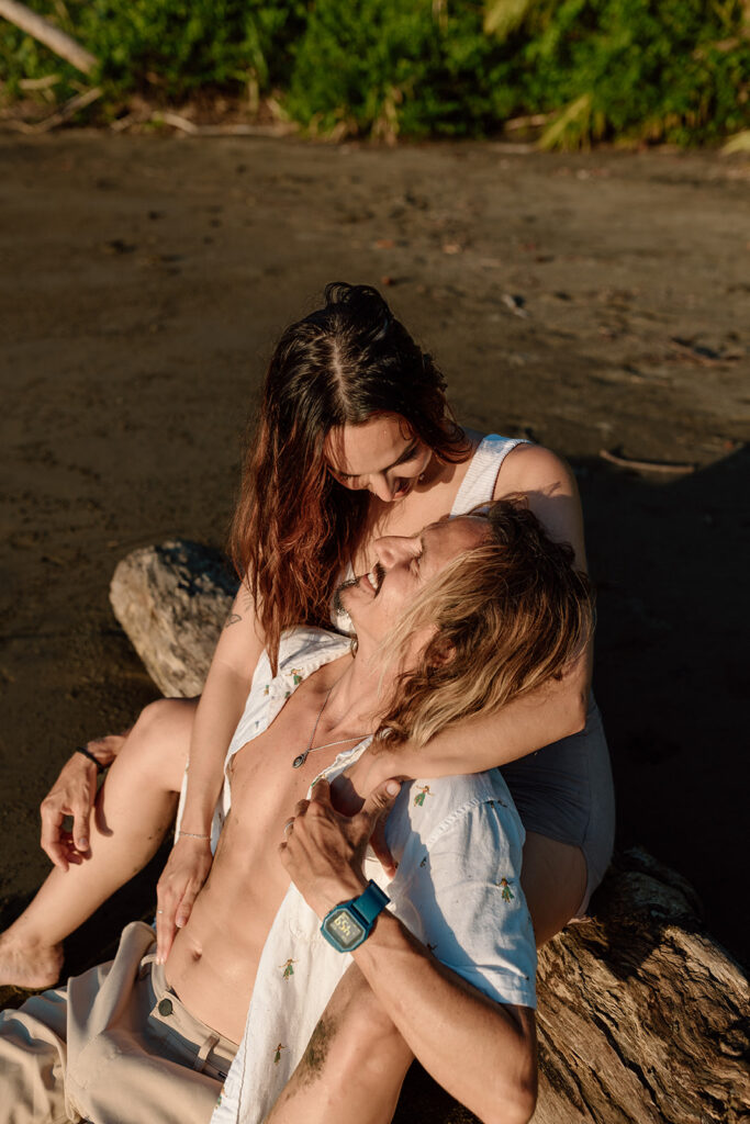 romantic beach couples photoshoot poses