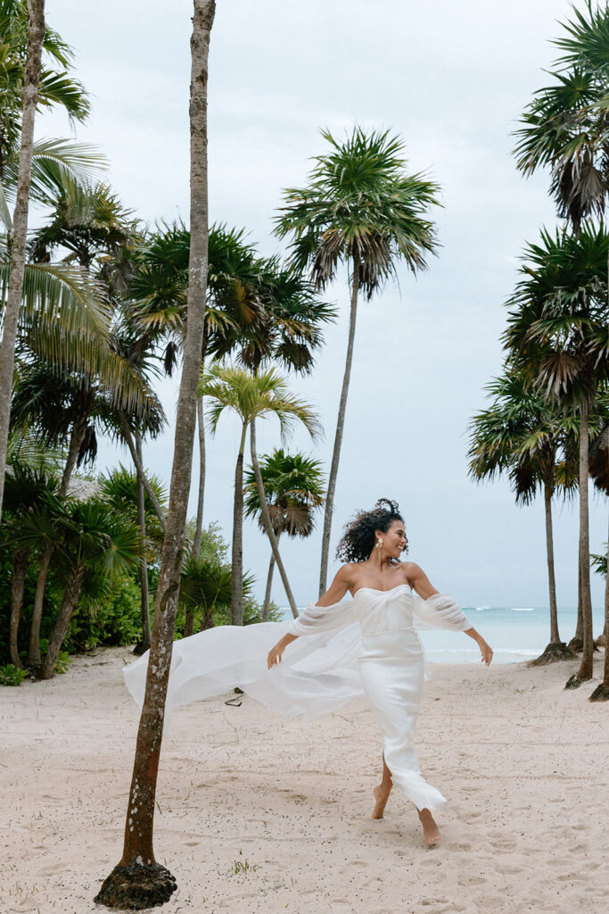 eloping in costa rica on the beach