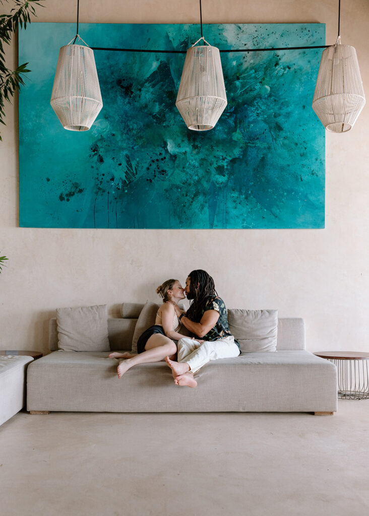 couples photoshoot indoors in tropical place