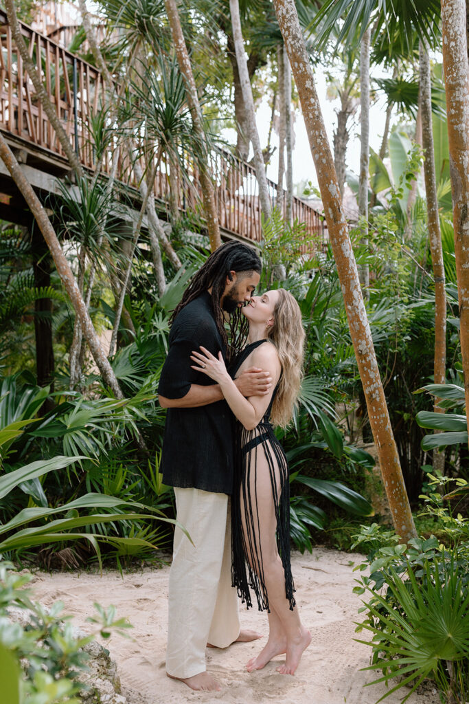 Romantic Engagement Photo Location Ideas in Costa Rica