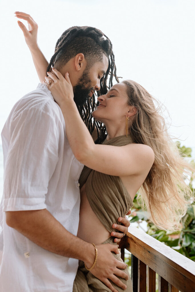 candid and romantic couples photoshoot on the beach