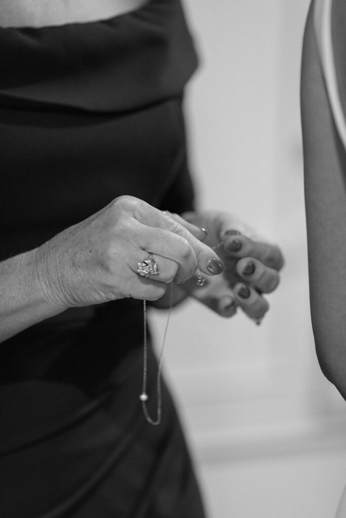 bride getting ready photos 