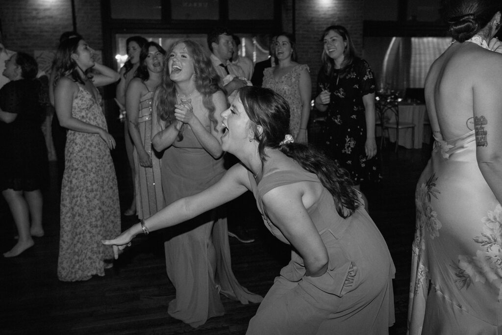 candid wedding reception pictures